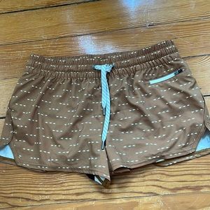 Vuori Clementine running shorts size M